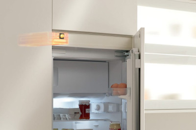 Блок SERVO-DRIVE встроенный в шкаф холодильника