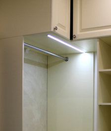Шкаф для гардеробной со светодиодной подсветкой