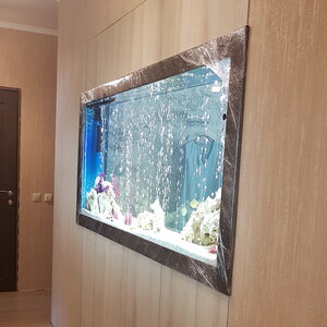 Встроенный шкаф с аквариумом
