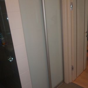 Встроенный шкаф-купе в ванной